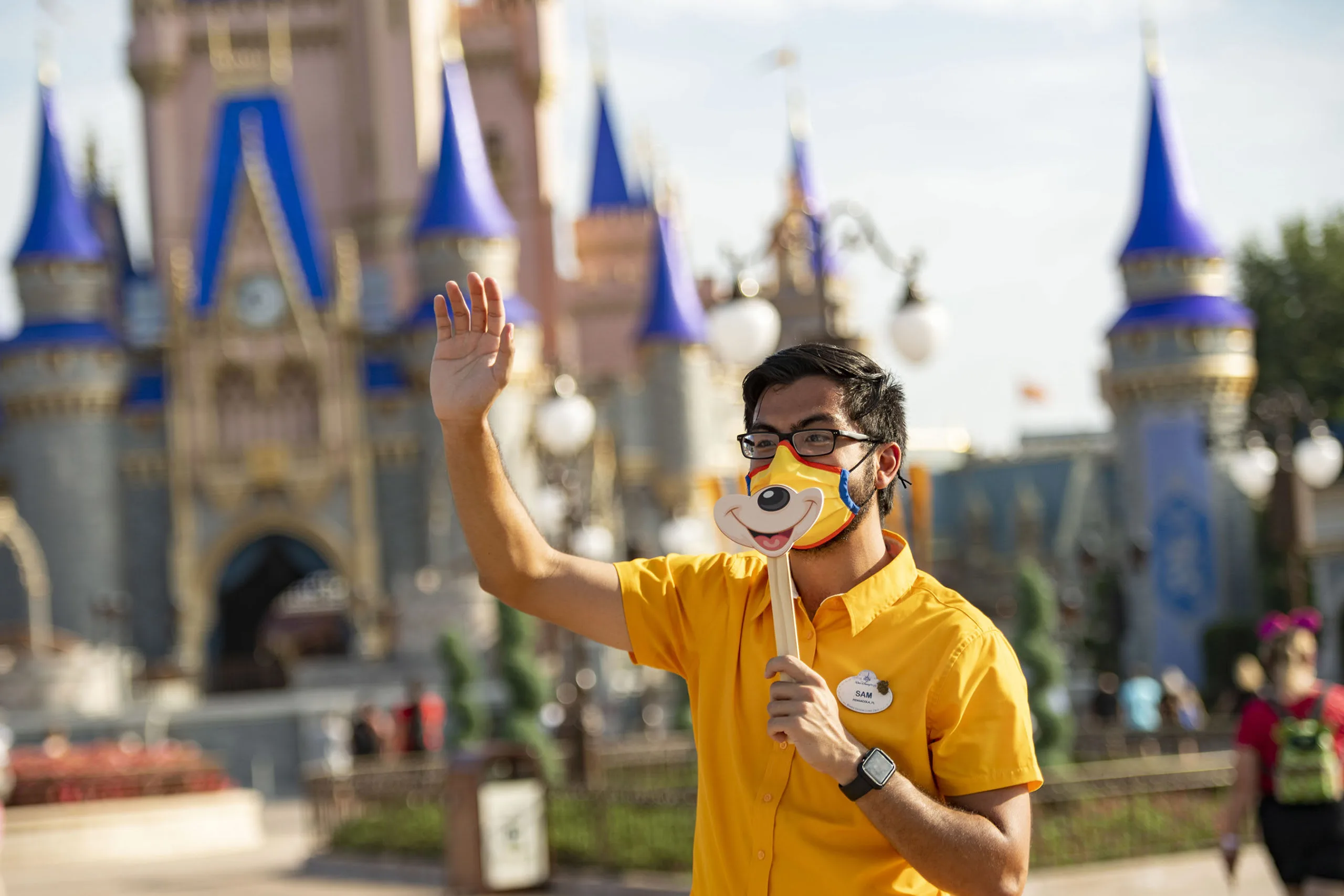 Disney va concedia aproximativ 28.000 de angajați ai parcului din cauza impactului coronavirusului
