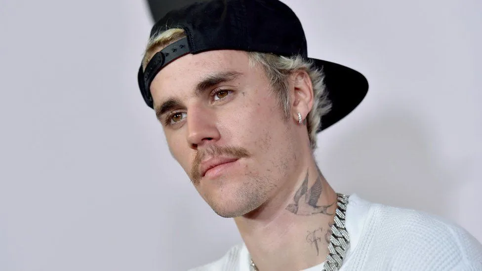 Justin Bieber dezvăluie lista de melodii pentru următorul album Justice cu melodii precum „Unstable” și „Peaches”