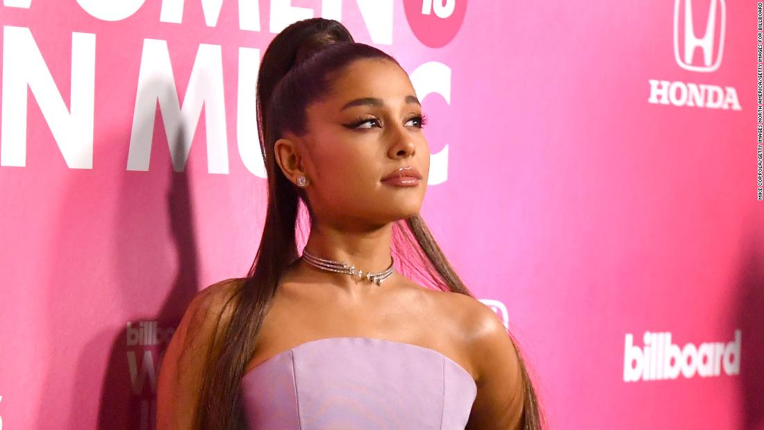 Ariana Grande a primit sfaturi de la Barbra Streisand despre cum să-şi trateze afecţiunea la sinusuri
