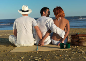 Vârsta la care femeile sunt predispuse să calce strâmb într-o relaţie