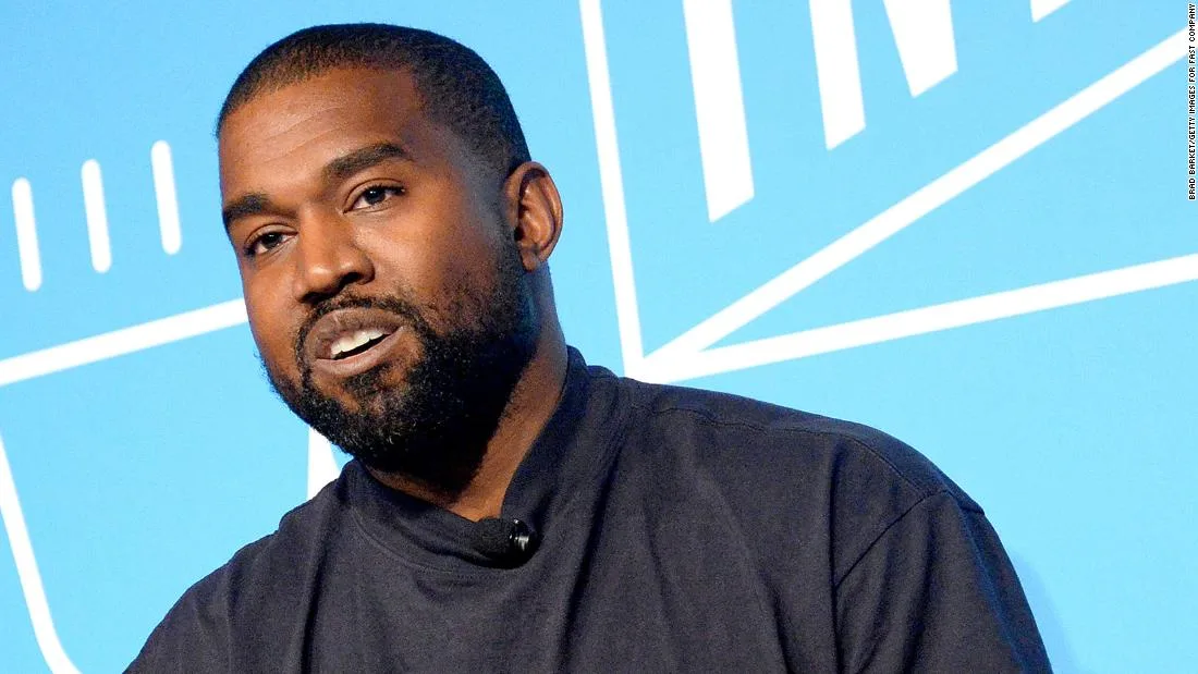 Kanye postează fotografii cu afacerea sa de discuri pe fondul disputelor