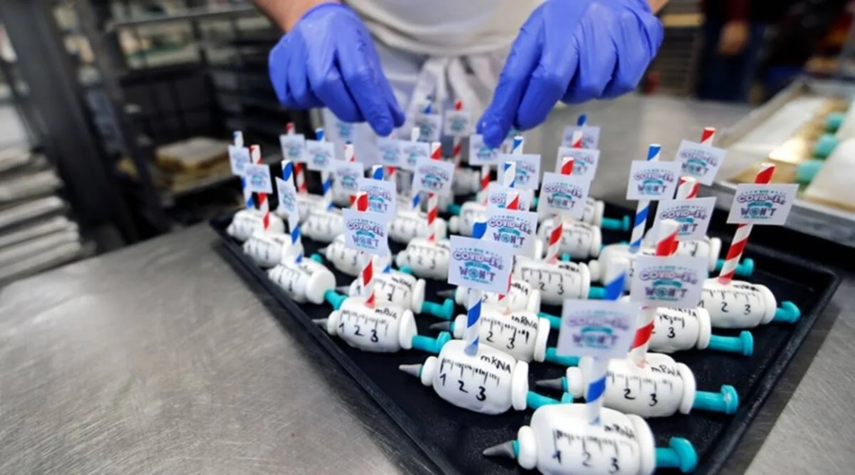 Prăjiturile în formă de seringă preparate de către o brutărie germană, ajută vaccinul COVID să scadă nivelul de teamă