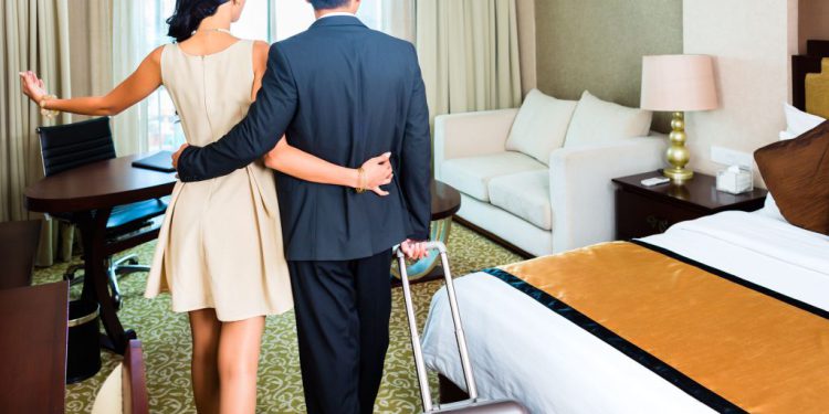 Doar 28% dintre clienţii hotelurilor de 4 şi 5 stele din România susţin că au fost ajutaţi să-şi care bagajele