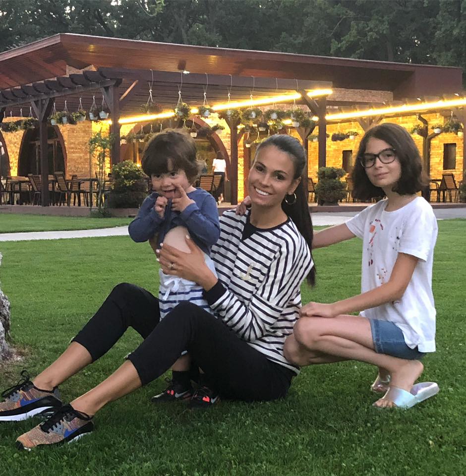 Anca Serea, însărcinată a şasea oară. Ce fotografie sexy a postat pe Instagram, gravidă în şase luni