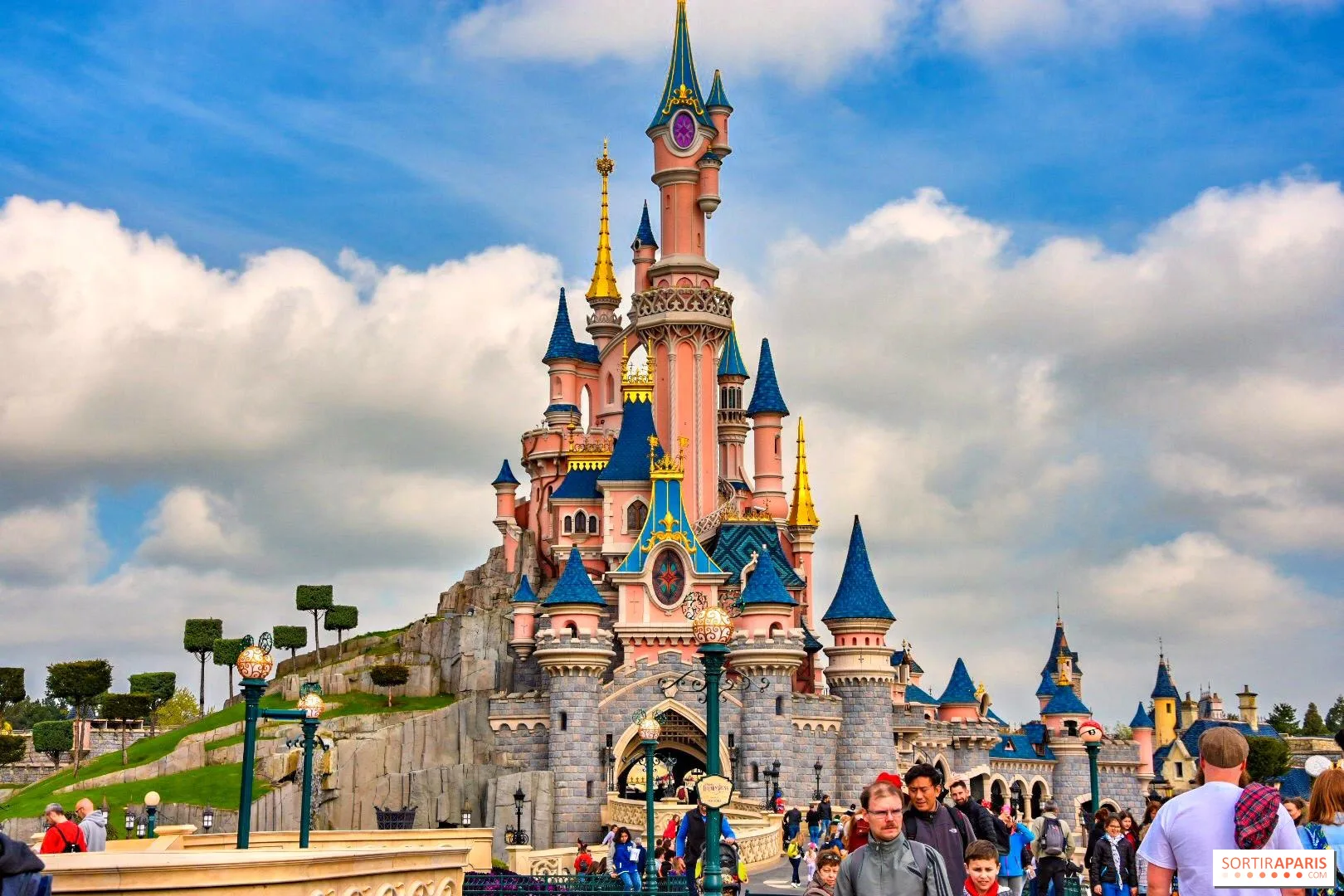 Disney va concedia aproximativ 32.000 de muncitori în prima jumătate a anului 2021