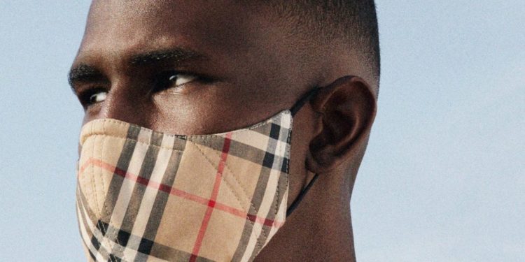 Burberry va transmite în direct prezentarea de modă primăvară / vară 2021 pe Twitch