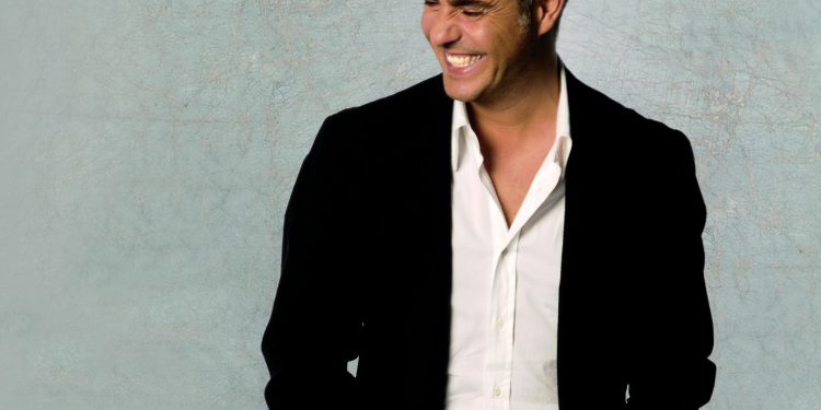 Tenorul italian Alessandro Safina, în concert pe scena Sălii Palatului