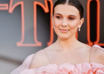 Millie Bobby Brown spune că „Alzheimerul este rău” în tributul pentru bunica sa