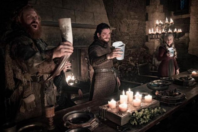 O vedetă din „Game Of Thrones” a dezvăluit al cui era paharul de cafea uitat în cadru