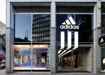 Adidas este precaut pentru sfârșitul anului, pe măsură ce pandemia revine
