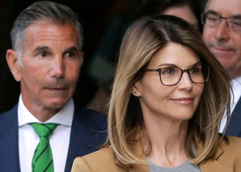 Actrița Lori Loughlin finalizează termenul de închisoare pentru înșelătorie privind admiterea la facultate
