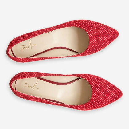 Anul acesta, pantofii tip Flats domina podiumurile de fashion