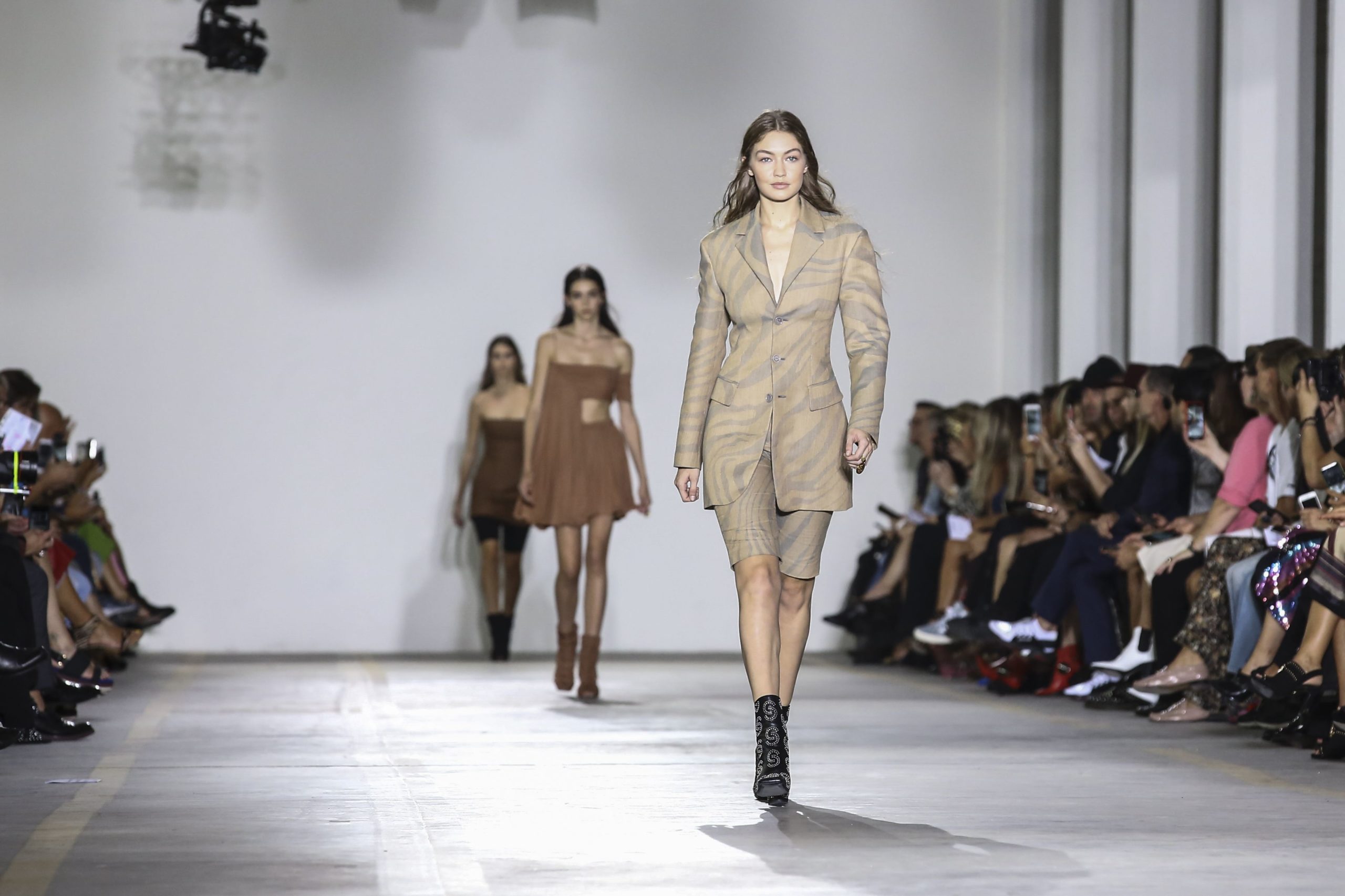 Casa de modă Roberto Cavalli, cumpărată de un magnat imobiliar din Emiratele Arabe Unite