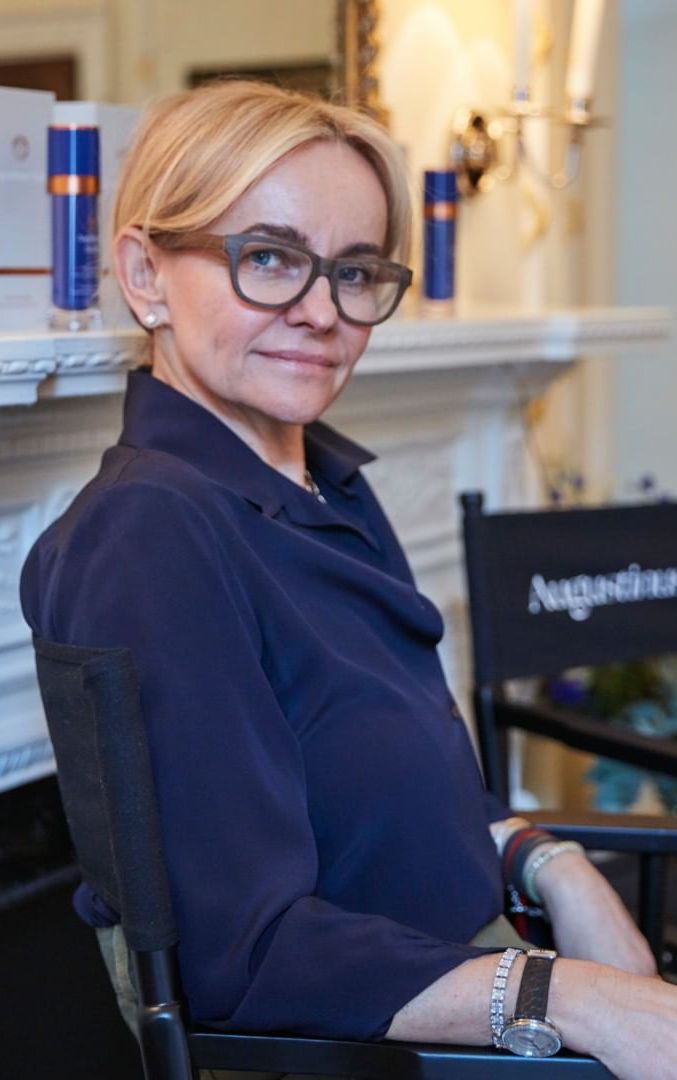 Ce trebuie să știi despre esteticianul vedetelor, Joanna Czech! Este extrem de dificil să ajungi pe lista ei