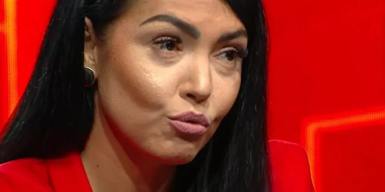 DE CE NU MAI VREA PREZENTATOAREA DE LA KANAL D SĂ SE MĂRITE