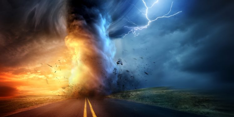 Uraganul „Laura” va cauza episoade insupraviețuibile de furtuni