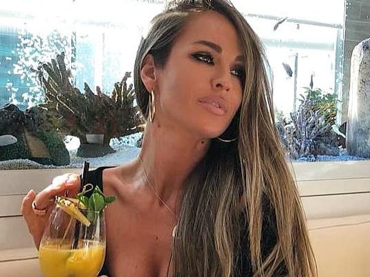 Diana Munteanu și-a făcut operații estetice? Poza cu care vedeta a șocat pe toată lumea