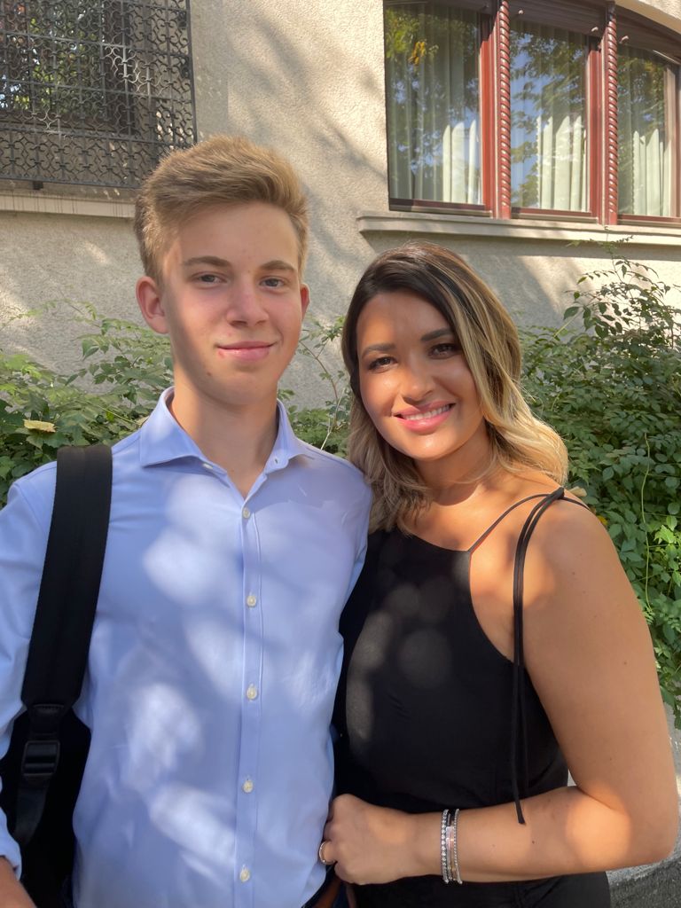 Ela Crăciun este acum de trei ori mai emoţionată în prima zi de şcoală a copiilor