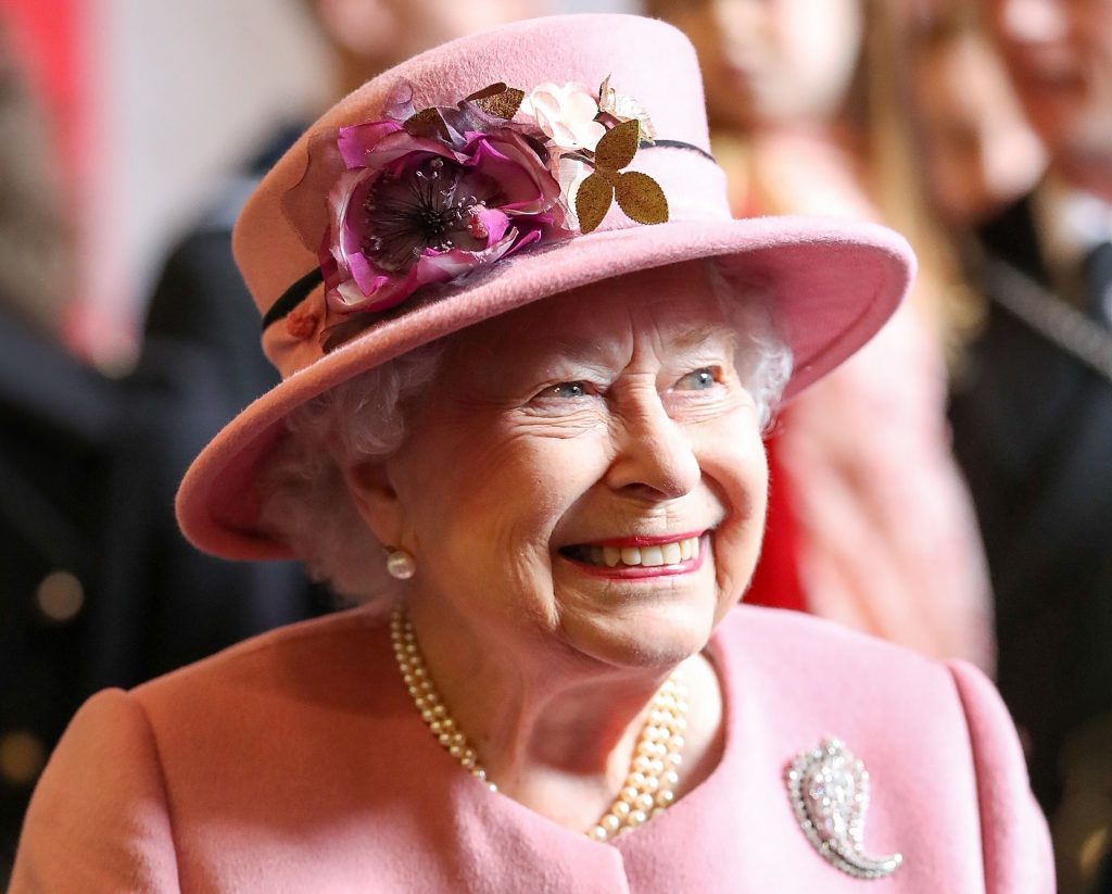 Regina Elisabeta a II-a a intervenit: copilul lui Meghan Markle și al Prințului Harry NU va fi vegan!