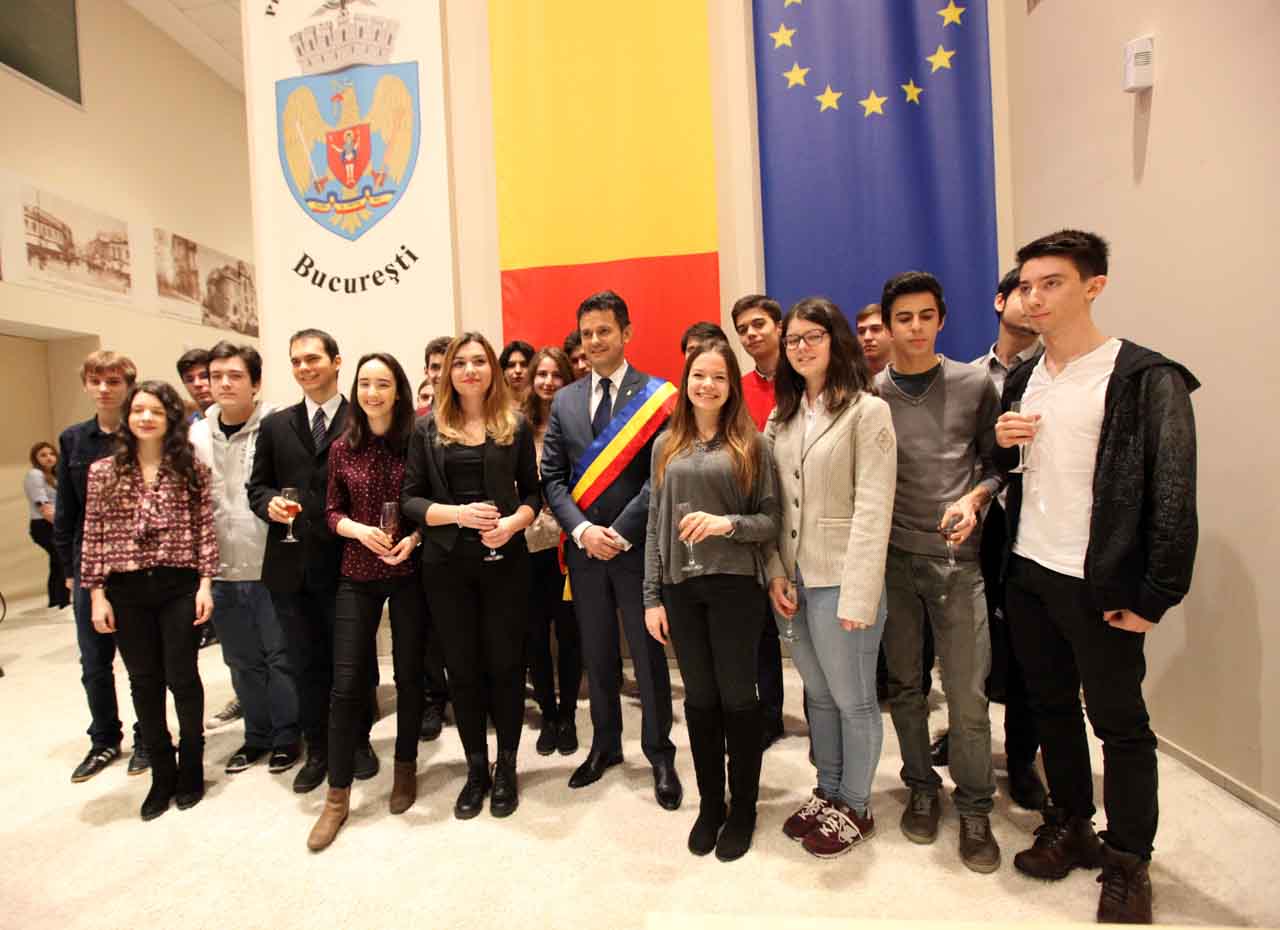 Vaslui: 77 de elevi au fost premiaţi în cadrul „Galei Olimpicilor”