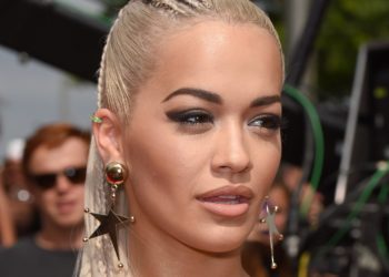 Rita Ora a plătit o locație pentru a încălca regulile Covid, a declarat poliția comisiei