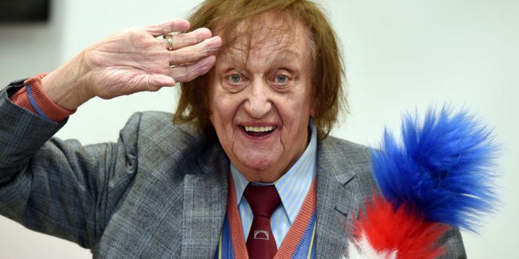Pietrele funerare ale lui Sir Ken Dodd și Cilla Black „vandalizate”