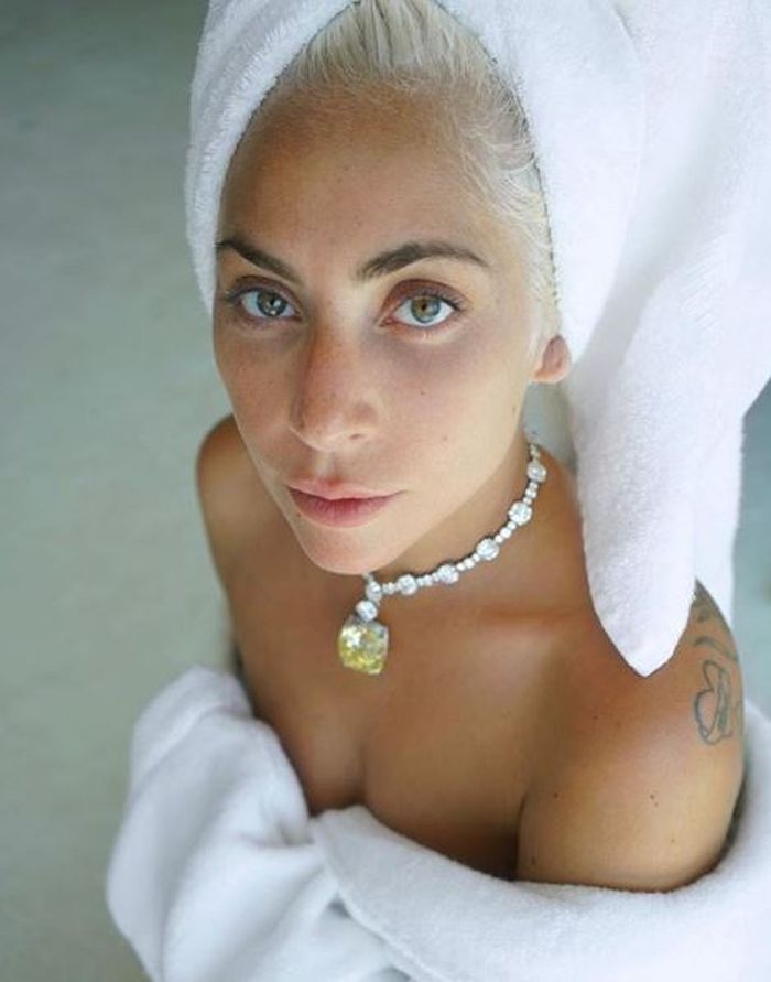 Lady Gaga a apărut neepilată. Imaginile cu vedeta au devenit virale