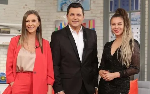 De ce a inlocuit-o Lora pe Adela Popescu la „Vorbeste lumea”