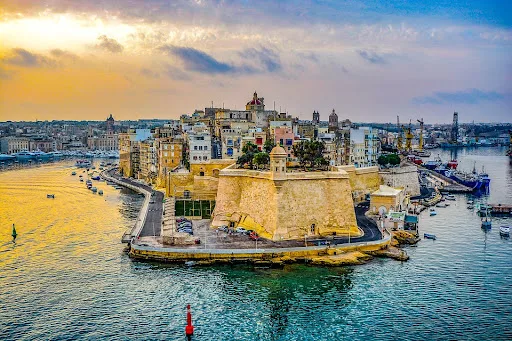 Revelionul în Malta, mai accesibil pentru români decât ofertele de pe Valea Prahovei