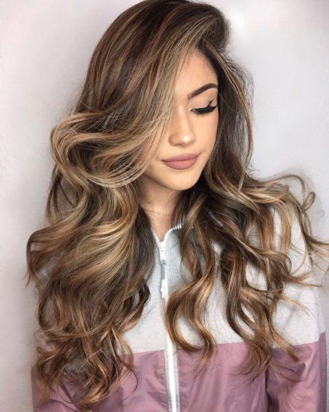 Mască de păr cu ulei de cocos! Trei rețete pentru un păr mai puternic și mai strălucitor