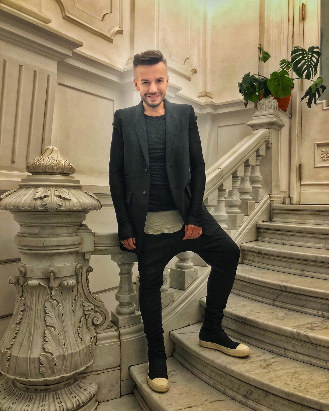 Mesajele vedetelor după decesul creatorului de modă Răzvan Ciobanu