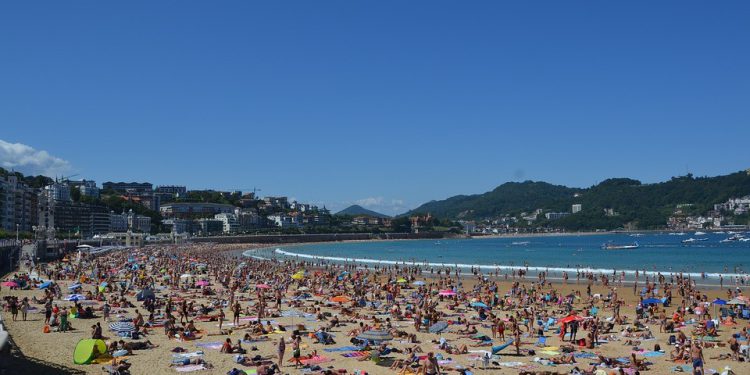 Vânzările pentru minivacanţa de Sfânta Maria sunt mai mari cu până la 38% pe litoral şi cu până la 25% în staţiuni