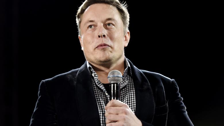 Elon Musk va apărea în fața unui complet de judecată după ce l-a numit pedofil pe un speolog britanic