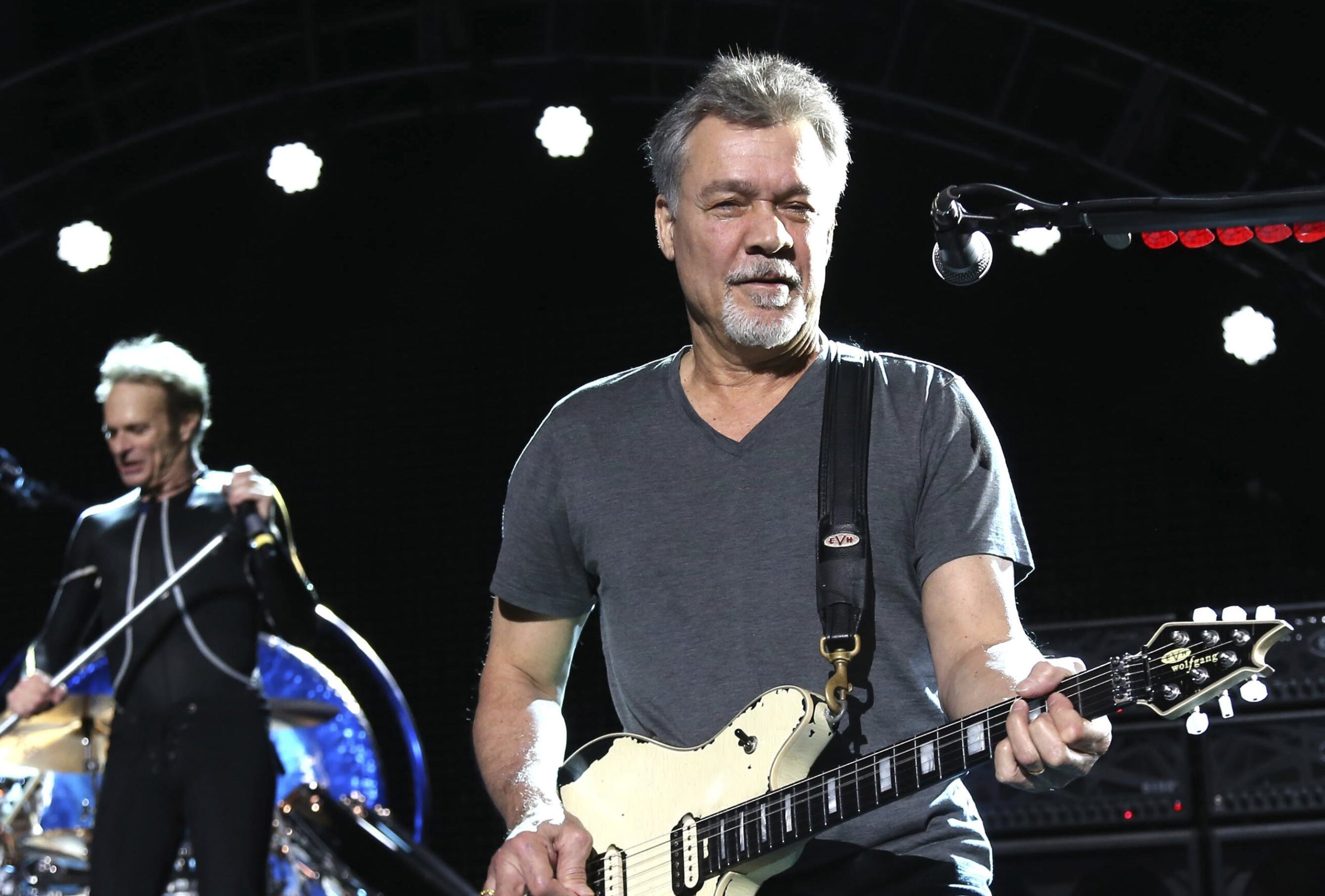 Veneratul chitarist Eddie Van Halen moare la 65 de ani după lupta împotriva cancerului