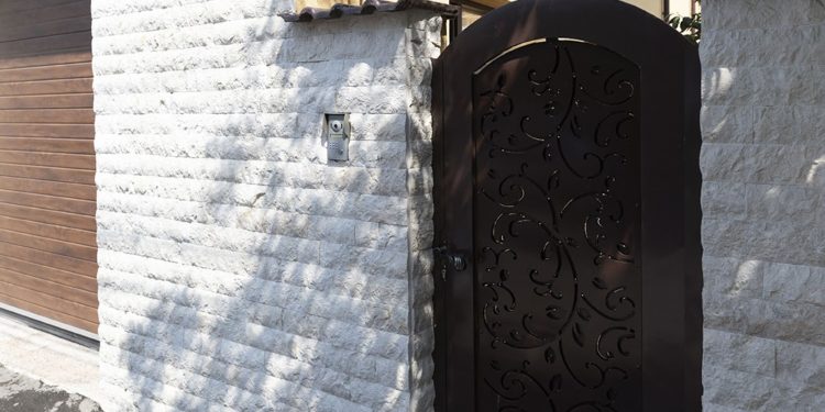 4 materiale din care sunt realizate gardurile – tu pe care îl alegi?