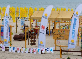 Plajă terapeutică pentru persoanele cu dizabilităţi, amenajată în staţiunea Mamaia – FOTO