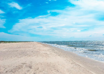 Cele mai liniștite și mai puțin cunoscute plaje din România