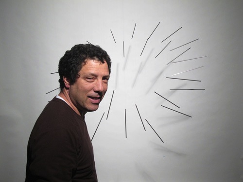 O operă cinetică a artistului venezuelean Elias Crespin, în curând la Luvru