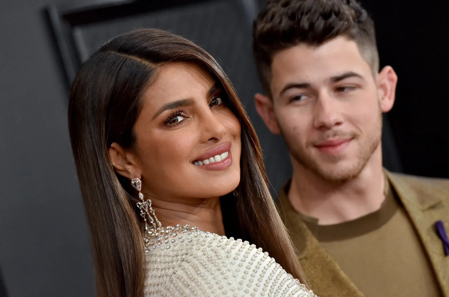 Nick Jonas și Priyanka Chopra sărbătoresc vești mari cu videoclipuri din interiorul casei