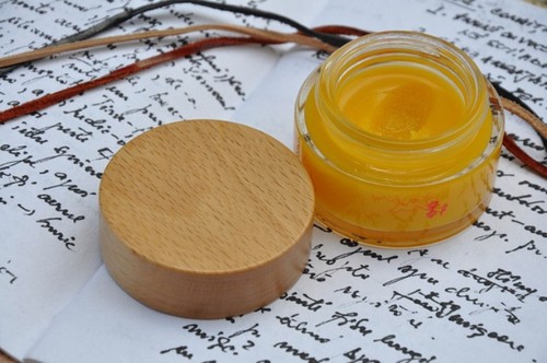 Ce sunt ceramidele și de este important să le folosești în rutina de îngrijire a tenului