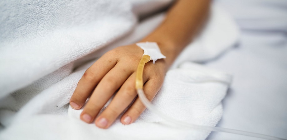 Un medic care investiga epidemia din China a anunţat că este infectat cu noul coronavirus