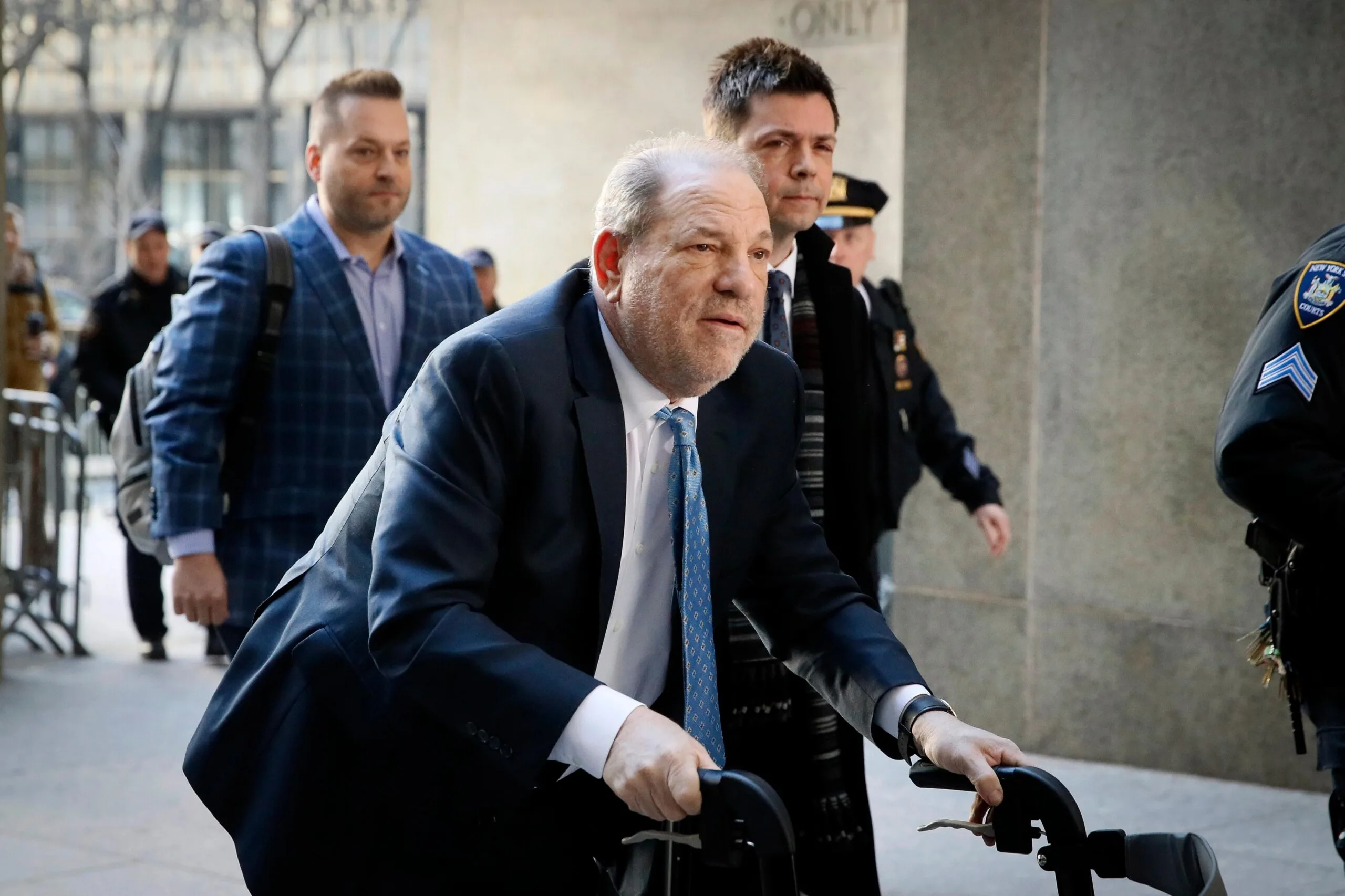 Producătorul de film încarcerat, Harvey Weinstein, eliminat de CBE onorific
