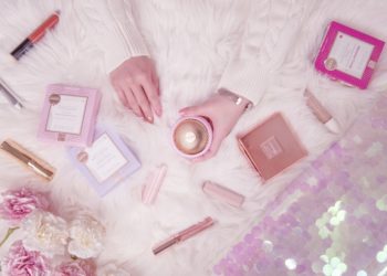 FOREO a inițiat sesiuni live, pe contul oficial de Instagram din România pentru a menține comunitatea aproape și pentru a face diferența