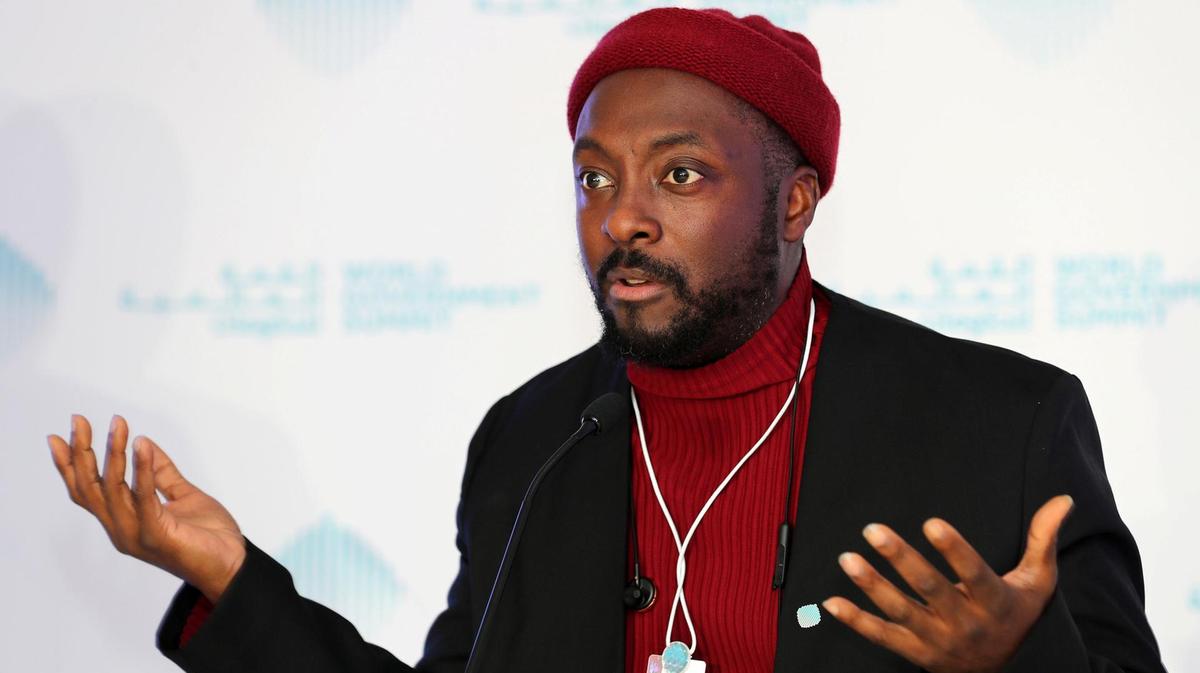 Liderul formaţiei Black Eyed Peas acuză o stewardesă a companiei aeriene Qantas de rasism
