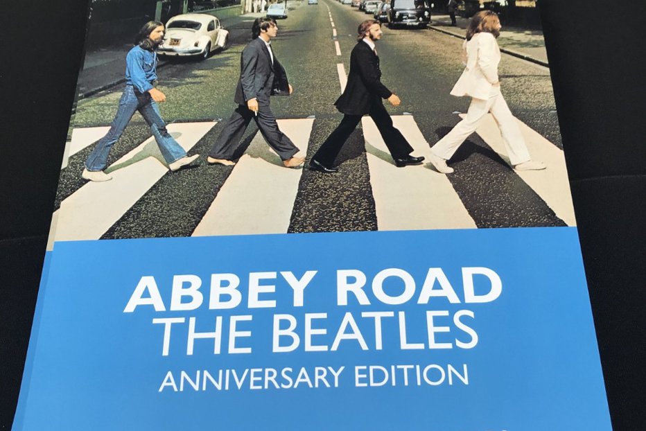 Albumul „Abbey Road” al The Beatles, pe punctul de a se plasa din nou pe primul loc