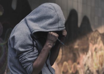 Timișoara aduce o nouă victimă în cazul fenomenului „Zombie”. Cum a fost găsit tânărul care se drogase