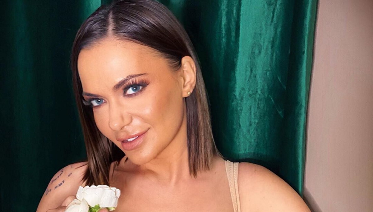 ANDREEA ANTONESCU FACE DEZVĂLUIRI ÎN CEL MAI SINCER INTERVIU. „MAI ȘI BÂRFIM, CĂ SUNTEM FETE!”