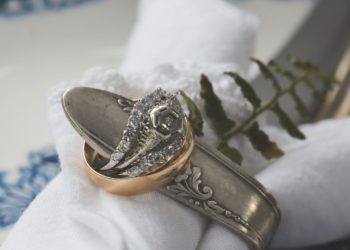 Mic ghid de stil: cum să porți argintul și aurul în același timp