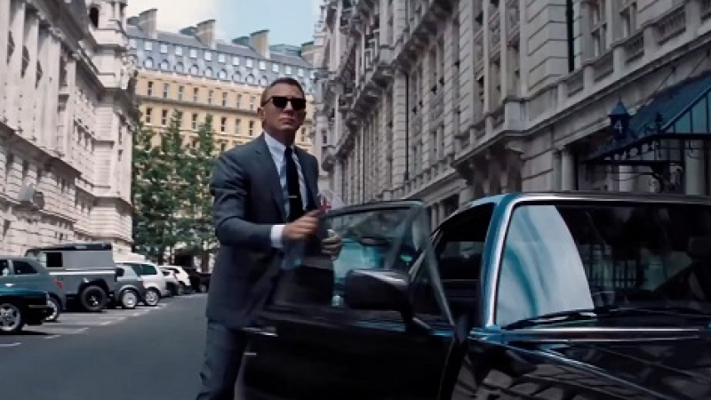 Trailerul următorului film din seria ”James Bond”, prezentat pe ecranele din Piccadilly Circus