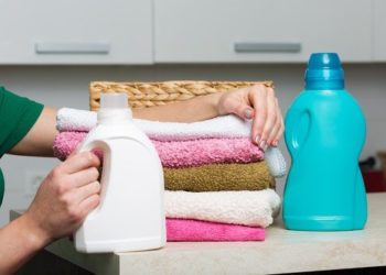 Cum prepari odorizant de cameră și balsam de rufe, în mod natural